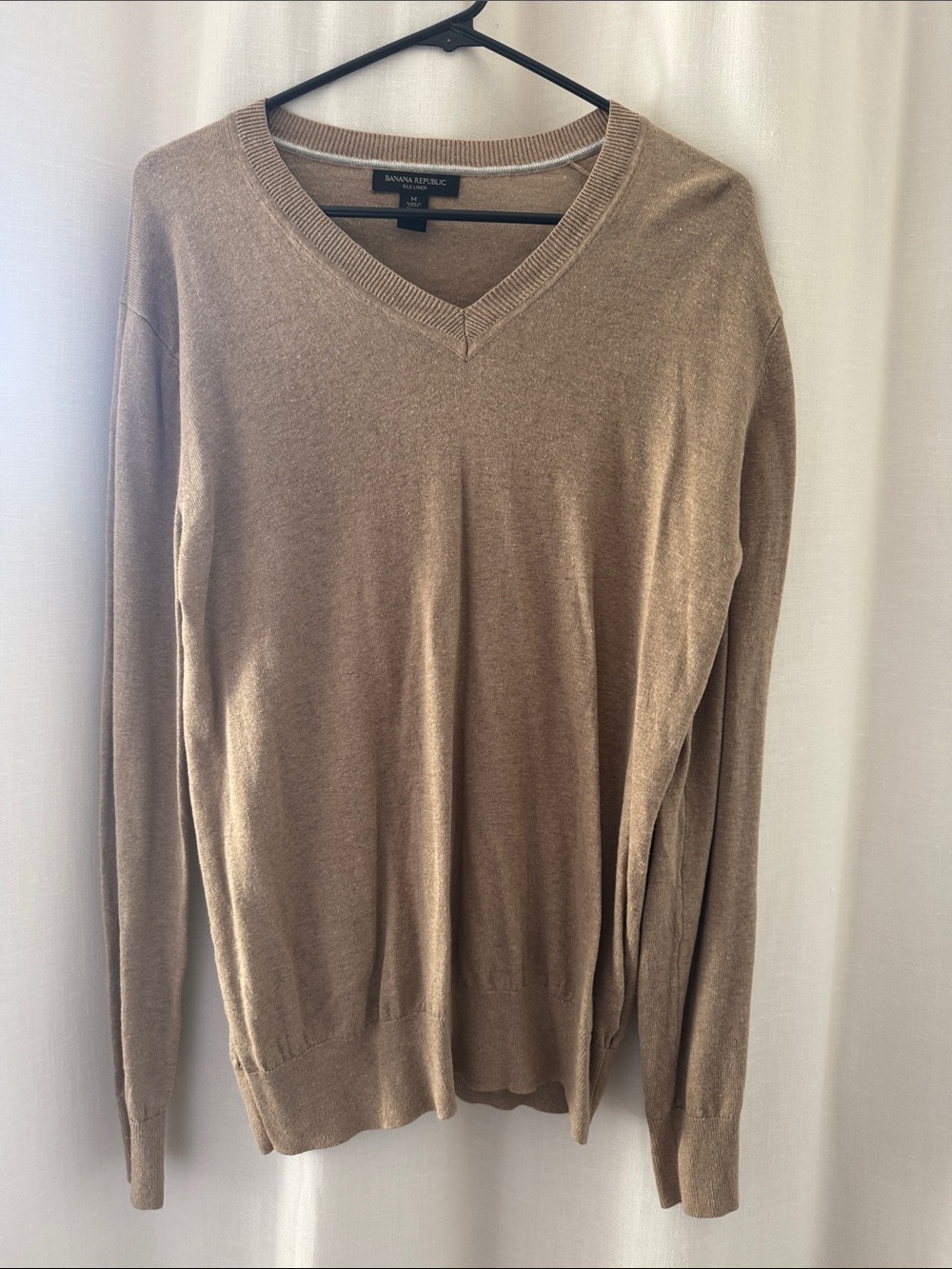 Banana Republic Men's V-Neck Sweater in Taupe